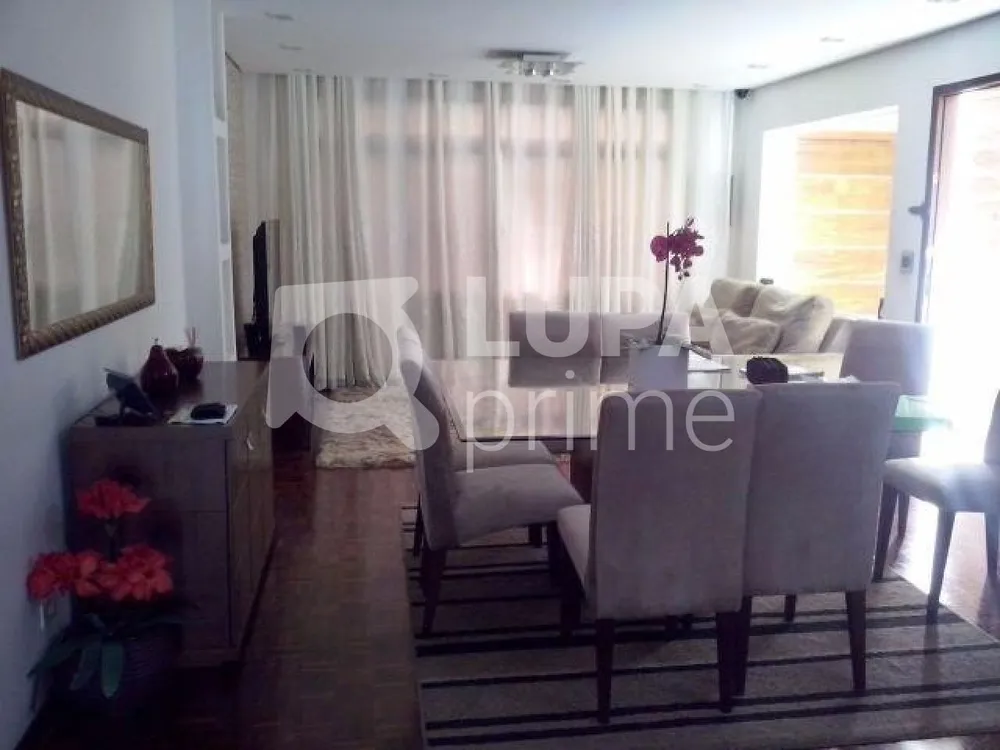 Casa, 3 quartos, 590 m² - Foto 1