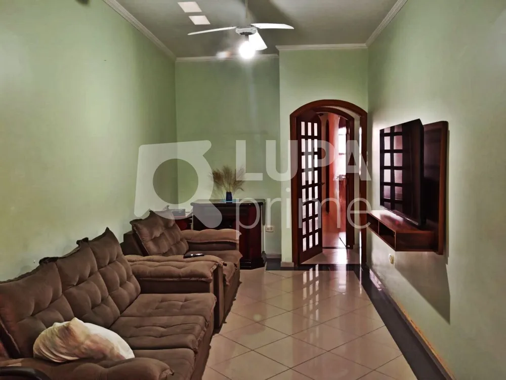 Casa, 4 quartos, 151 m² - Foto 1
