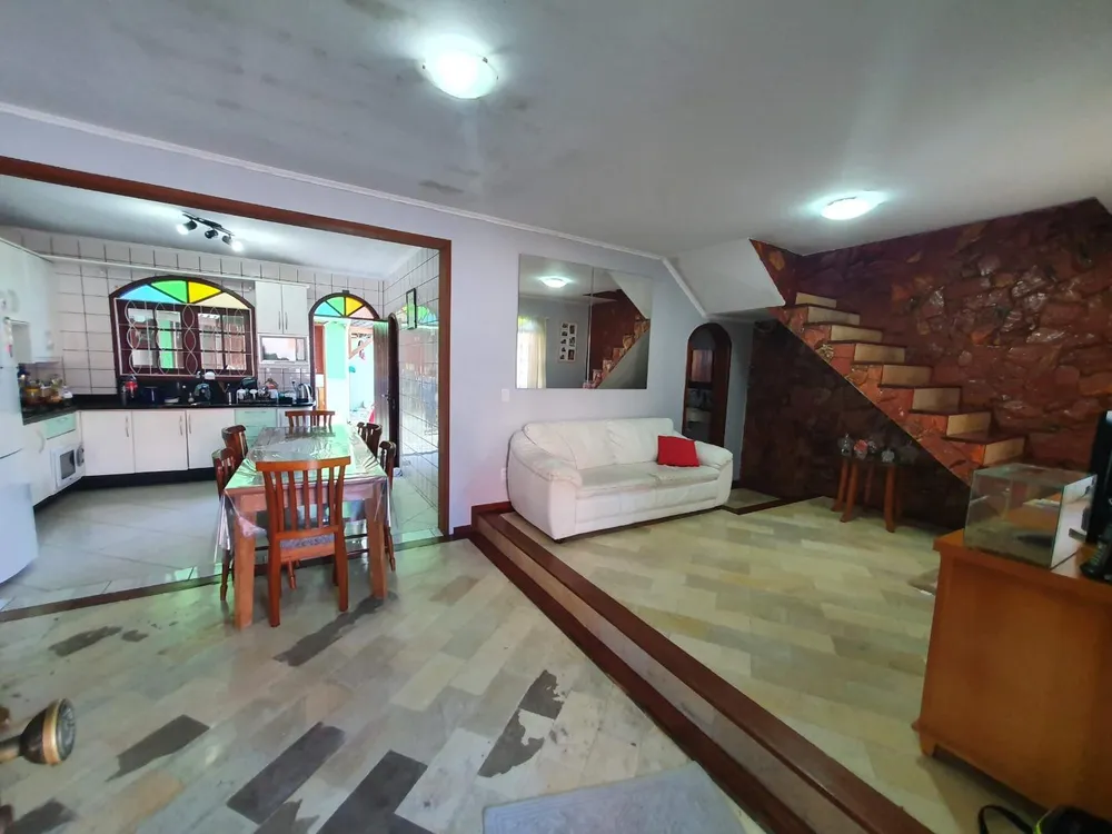 Casa, 4 quartos, 230 m² - Foto 3