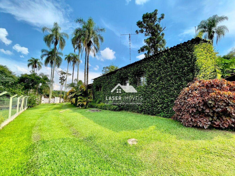 Chácara à venda com 7 quartos, 840m² - Foto 2
