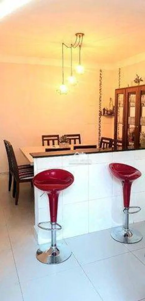 Casa, 3 quartos, 259 m² - Foto 2