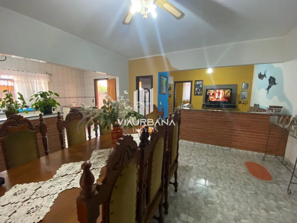Casa, 3 quartos, 220 m² - Foto 1