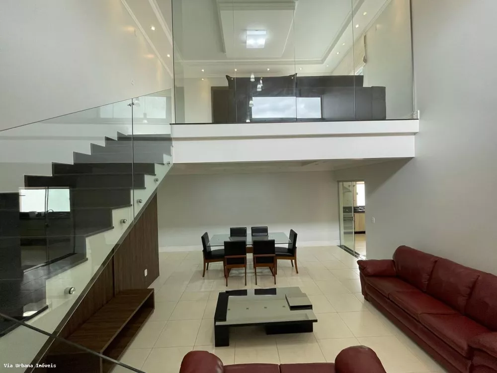 Casa à venda com 3 quartos, 720m² - Foto 1