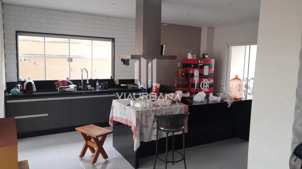Casa, 3 quartos, 240 m² - Foto 6
