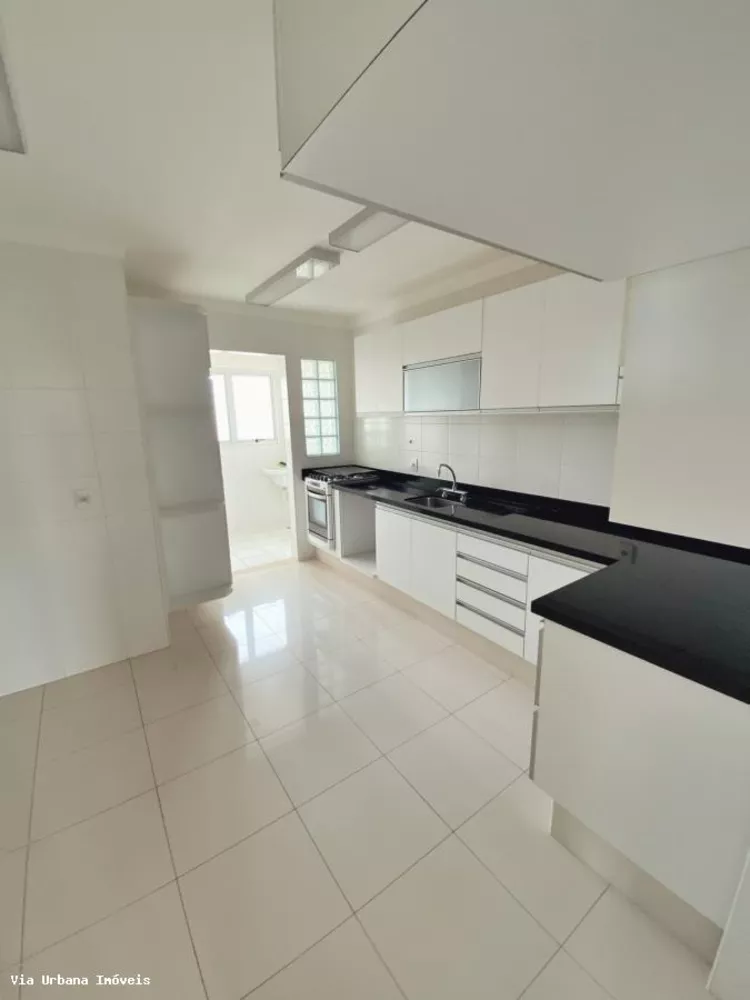 Apartamento à venda com 3 quartos, 127m² - Foto 4