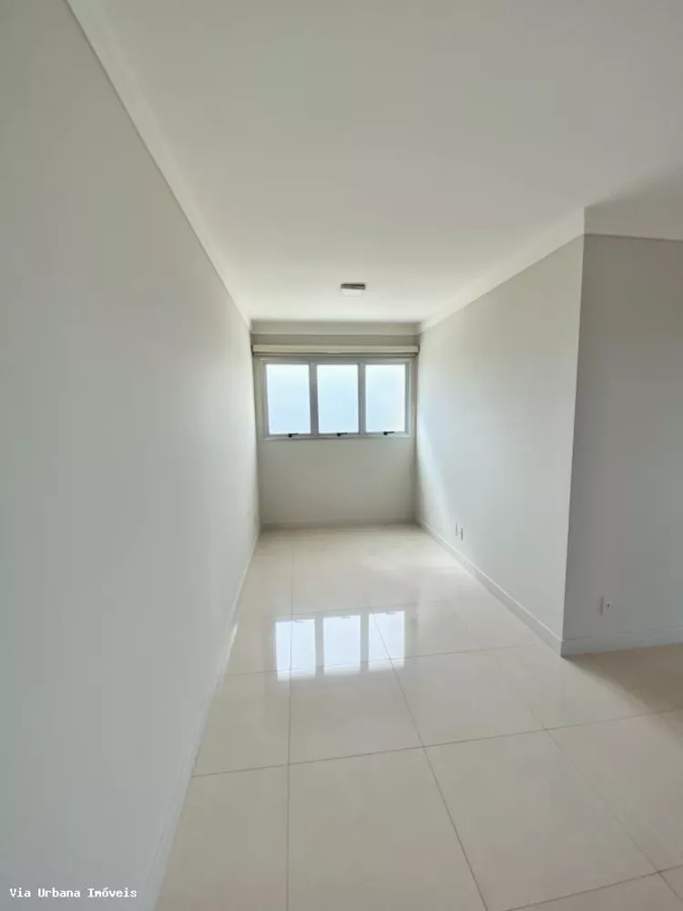 Apartamento à venda com 3 quartos, 127m² - Foto 2