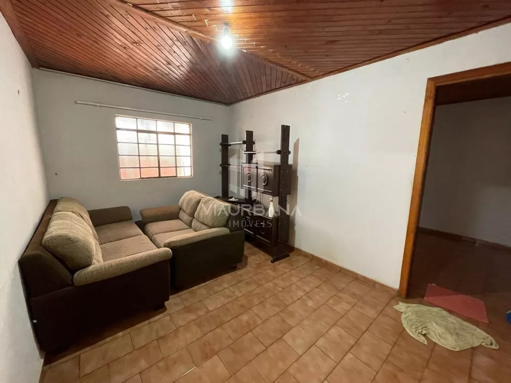 Casa à venda com 2 quartos, 200m² - Foto 4