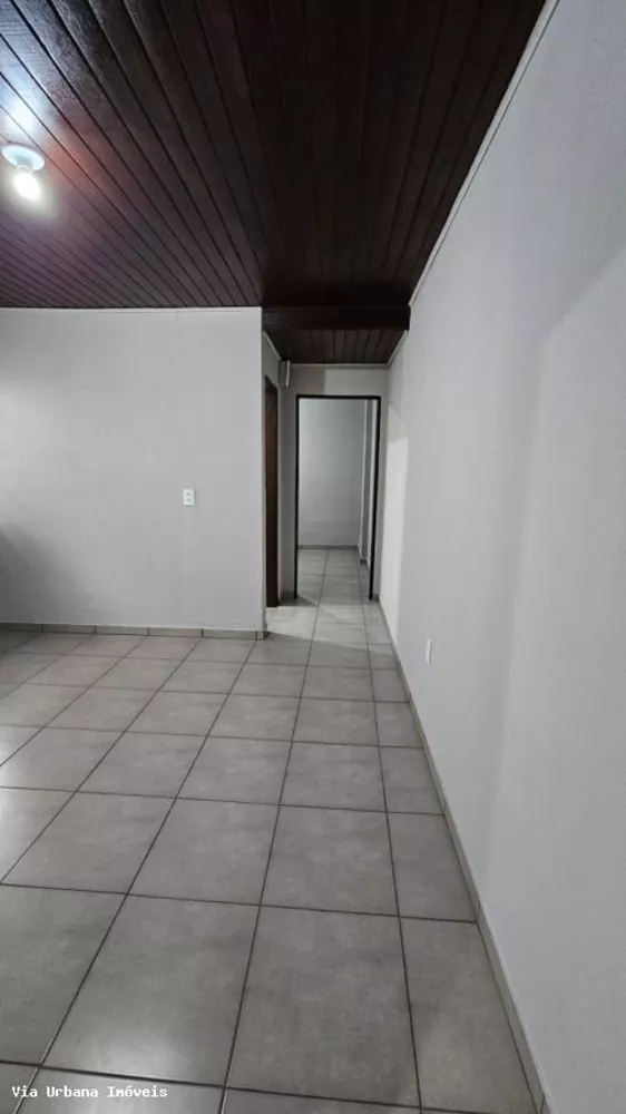 Casa à venda com 4 quartos, 200m² - Foto 3