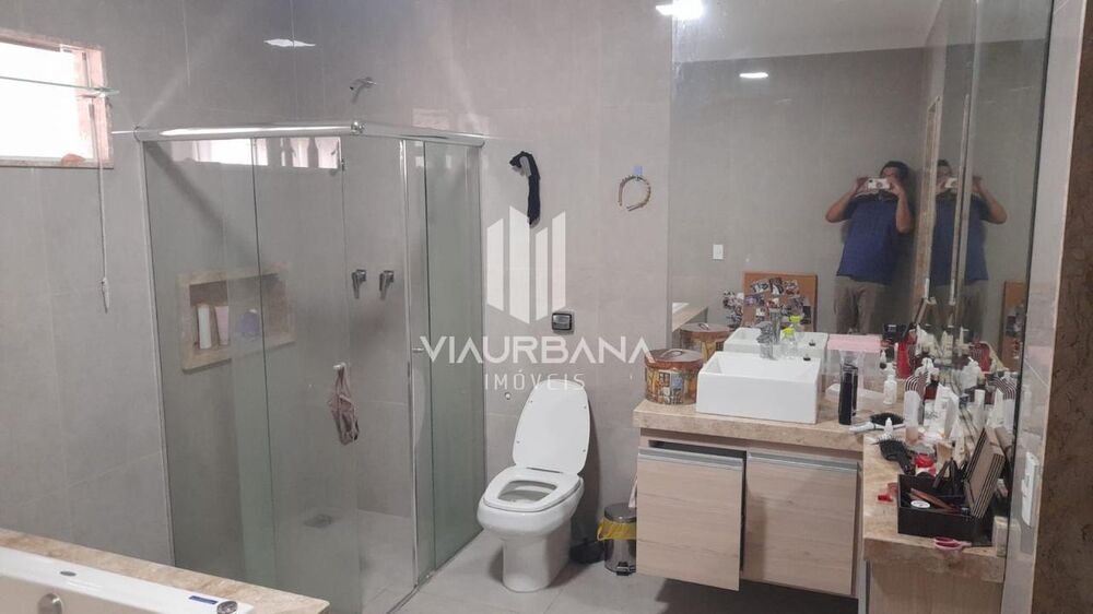 Casa à venda com 3 quartos, 250m² - Foto 2
