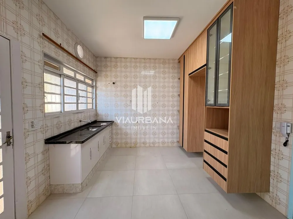 Casa, 3 quartos, 200 m² - Foto 1