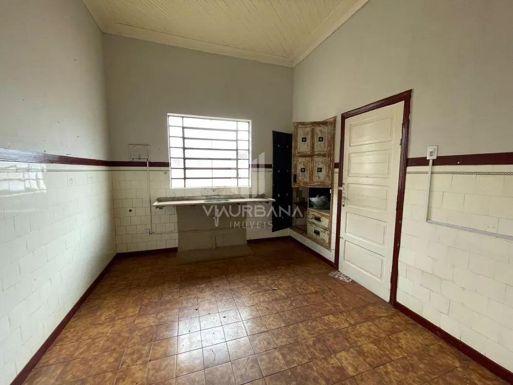 Casa à venda com 3 quartos, 680m² - Foto 3