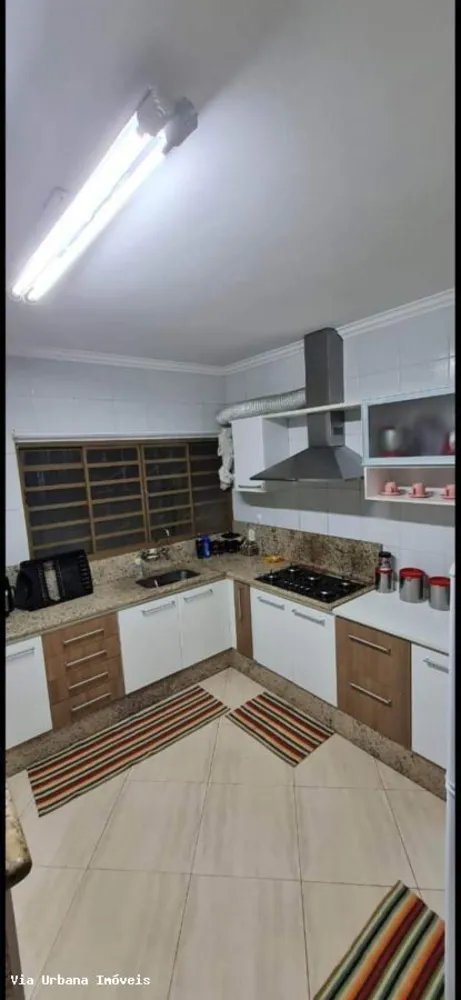 Casa, 3 quartos, 200 m² - Foto 8