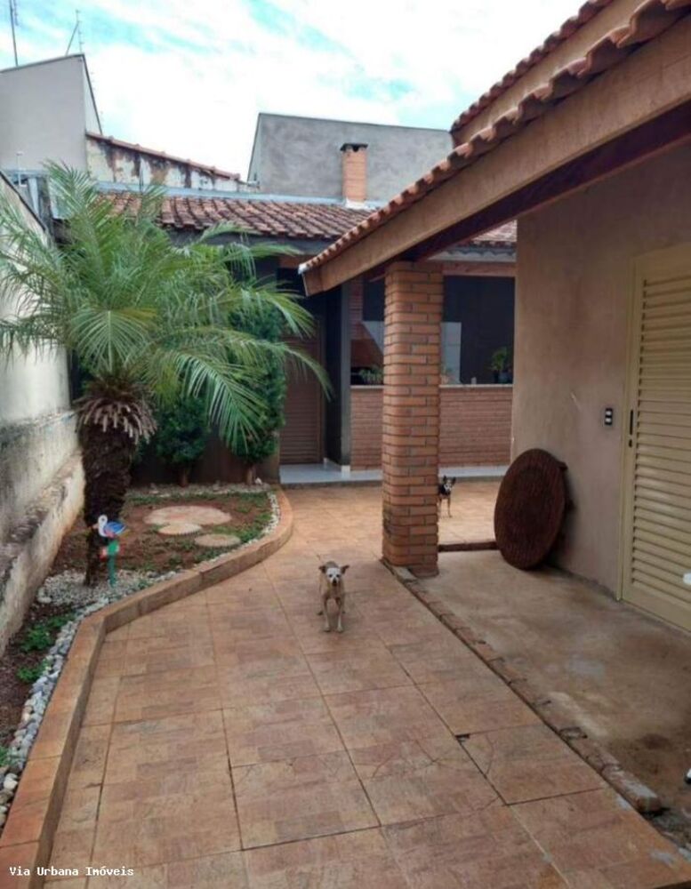 Casa, 3 quartos, 200 m² - Foto 2