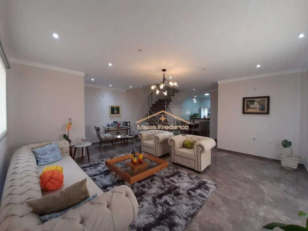 Casa, 4 quartos, 300 m² - Foto 1