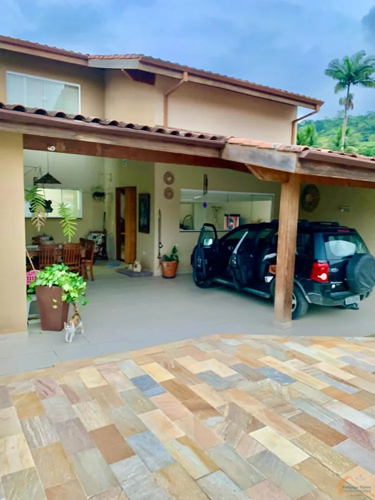 Casa, 4 quartos, 205 m² - Foto 1