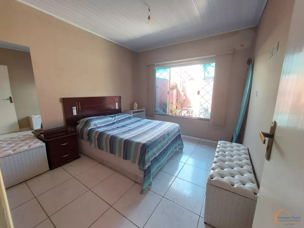 Casa à venda com 3 quartos, 240m² - Foto 1