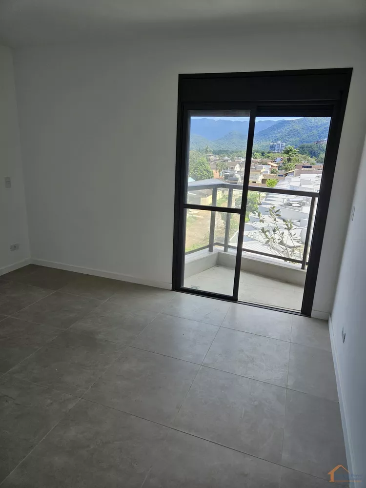 Apartamento à venda com 2 quartos, 77m² - Foto 2