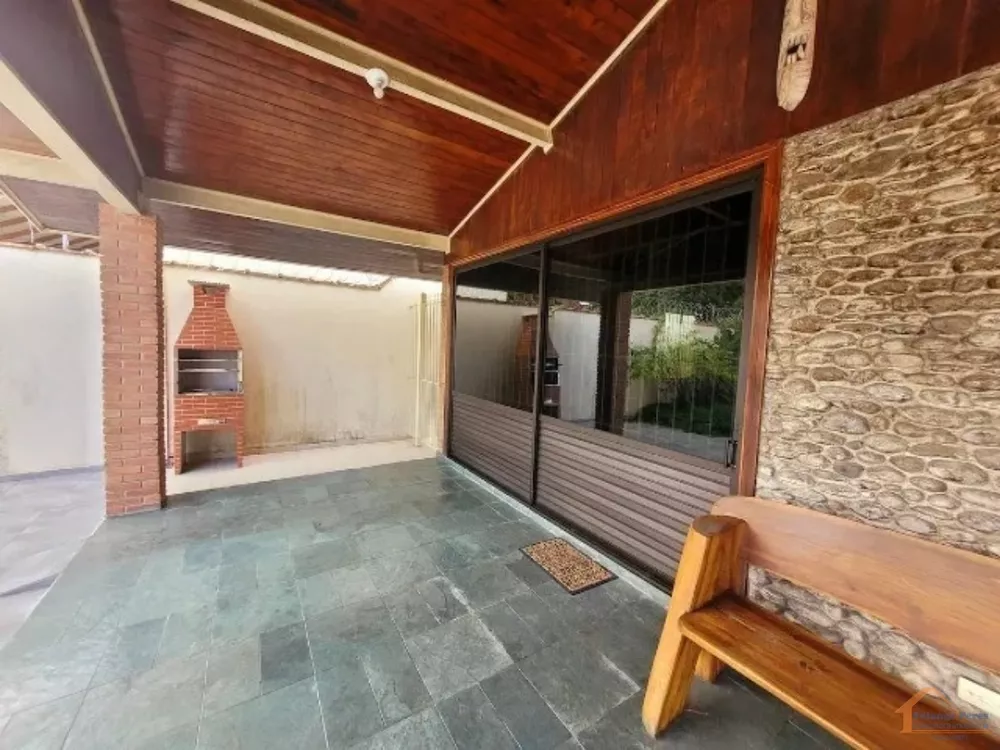 Casa para alugar com 5 quartos, 400m² - Foto 4