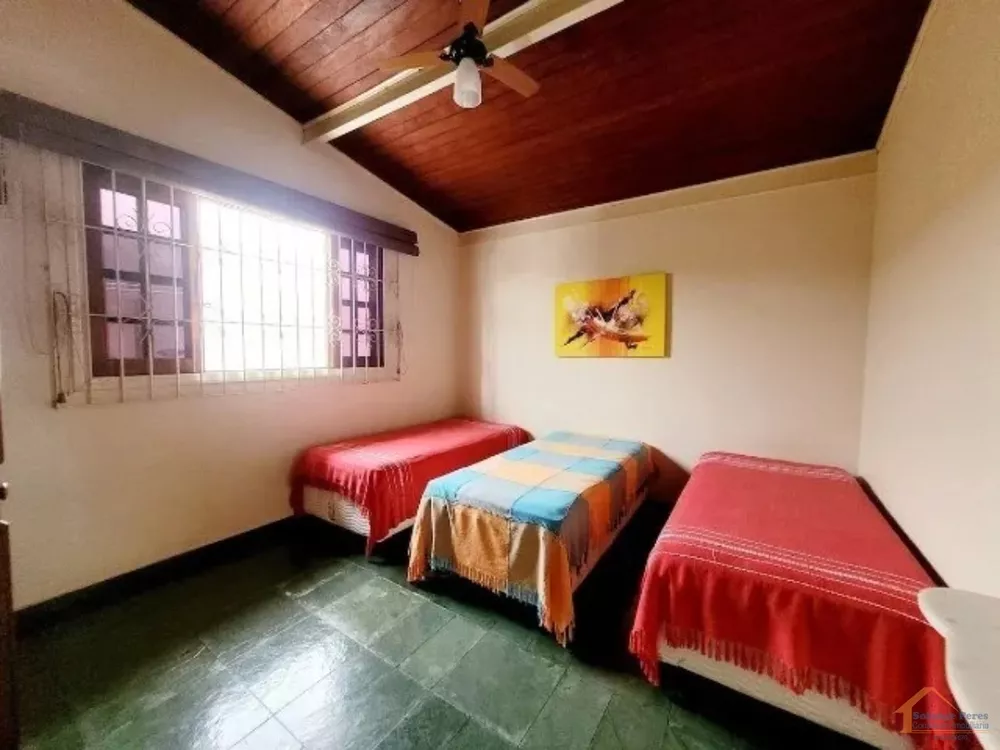 Casa para alugar com 5 quartos, 400m² - Foto 3