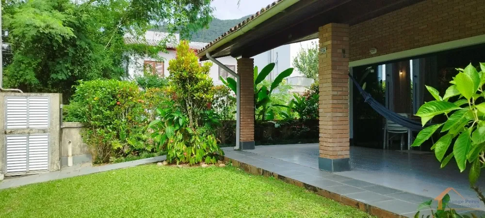 Casa, 4 quartos, 268 m² - Foto 1