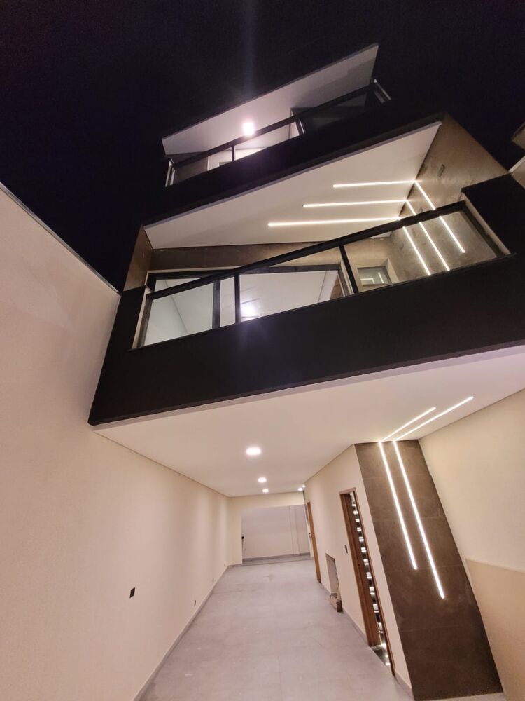 Sobrado, 3 quartos, 198 m² - Foto 1