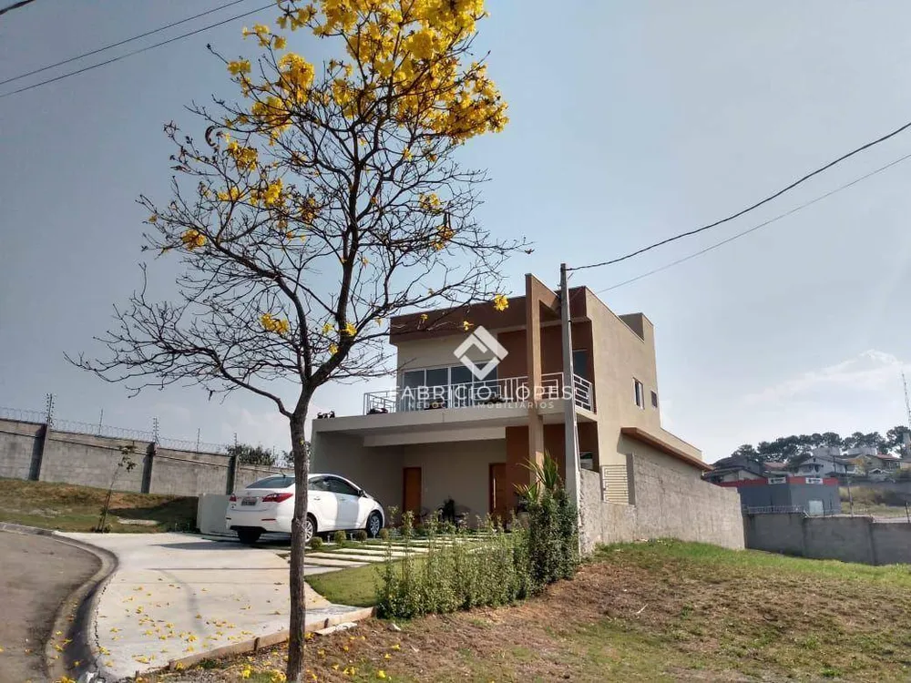 Casa, 3 quartos, 211 m² - Foto 1
