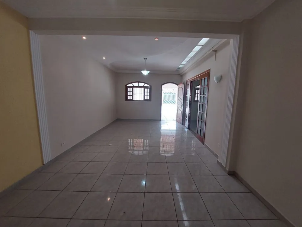 Casa, 3 quartos, 190 m² - Foto 2