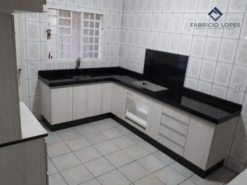 Casa, 5 quartos, 179 m² - Foto 2