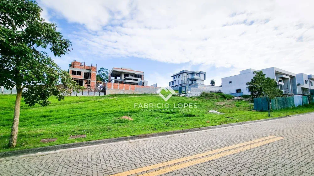 Loteamento e Condomínio, 700 m² - Foto 1