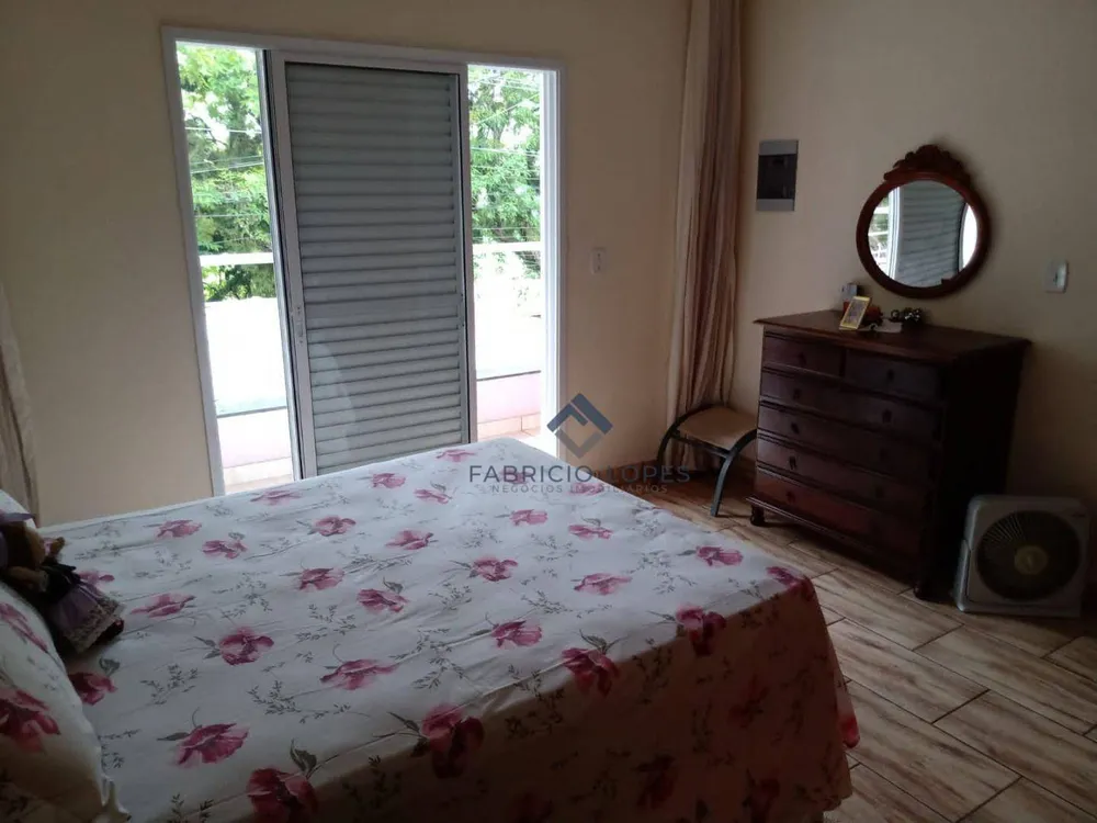 Casa, 3 quartos, 194 m² - Foto 2
