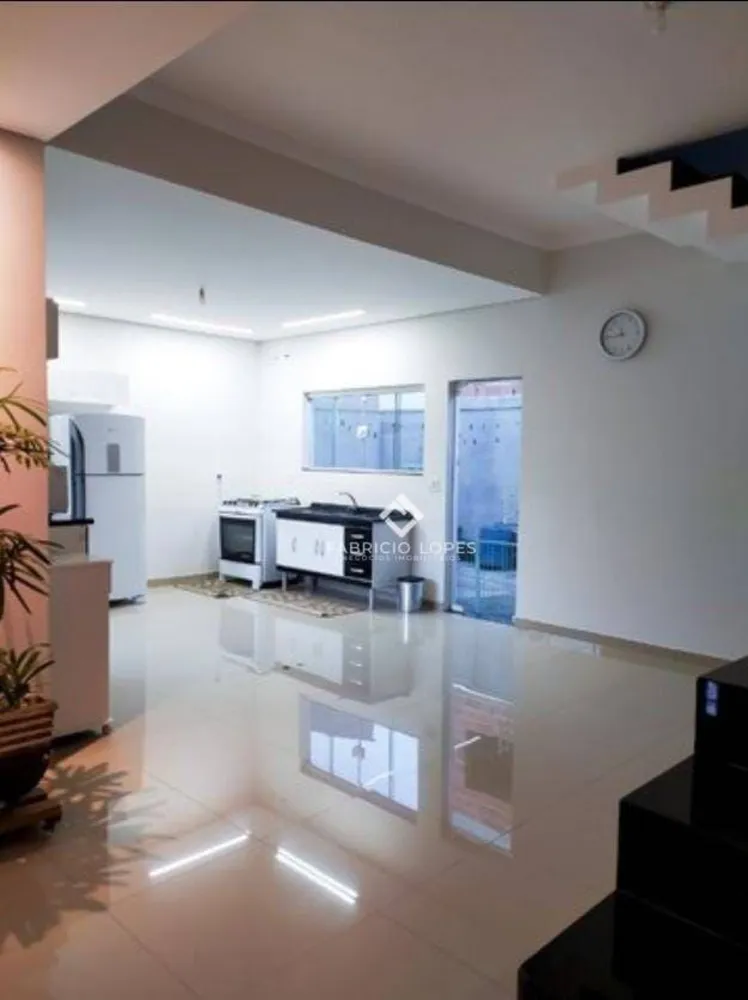 Casa, 3 quartos, 190 m² - Foto 2