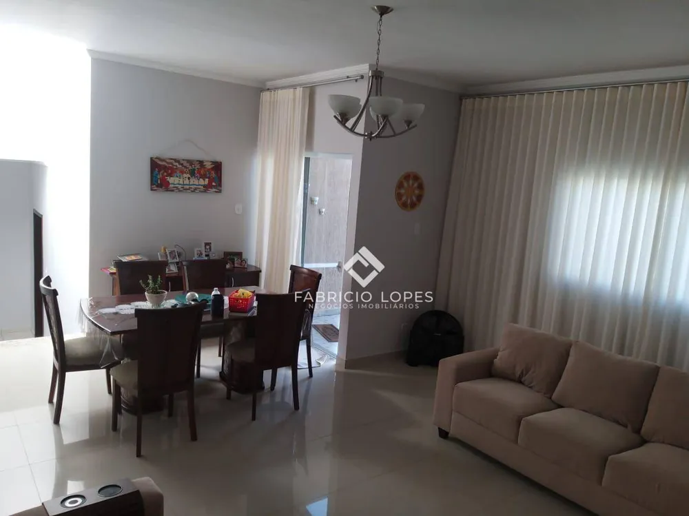 Casa, 3 quartos, 174 m² - Foto 1