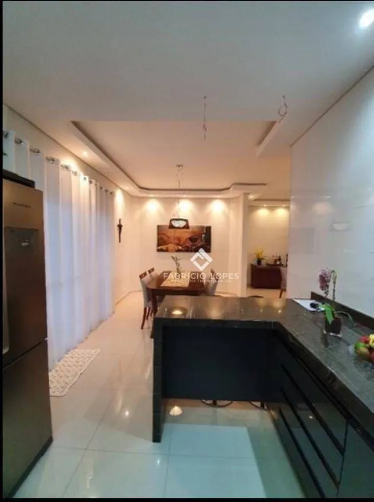 Casa, 4 quartos, 324 m² - Foto 3