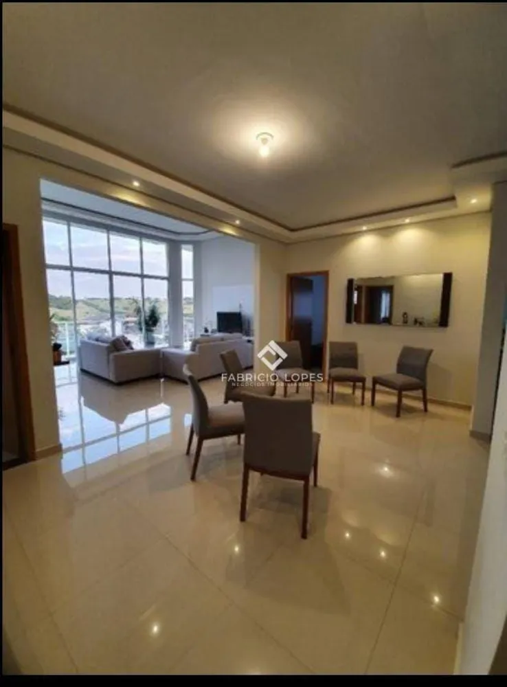 Casa, 4 quartos, 324 m² - Foto 1