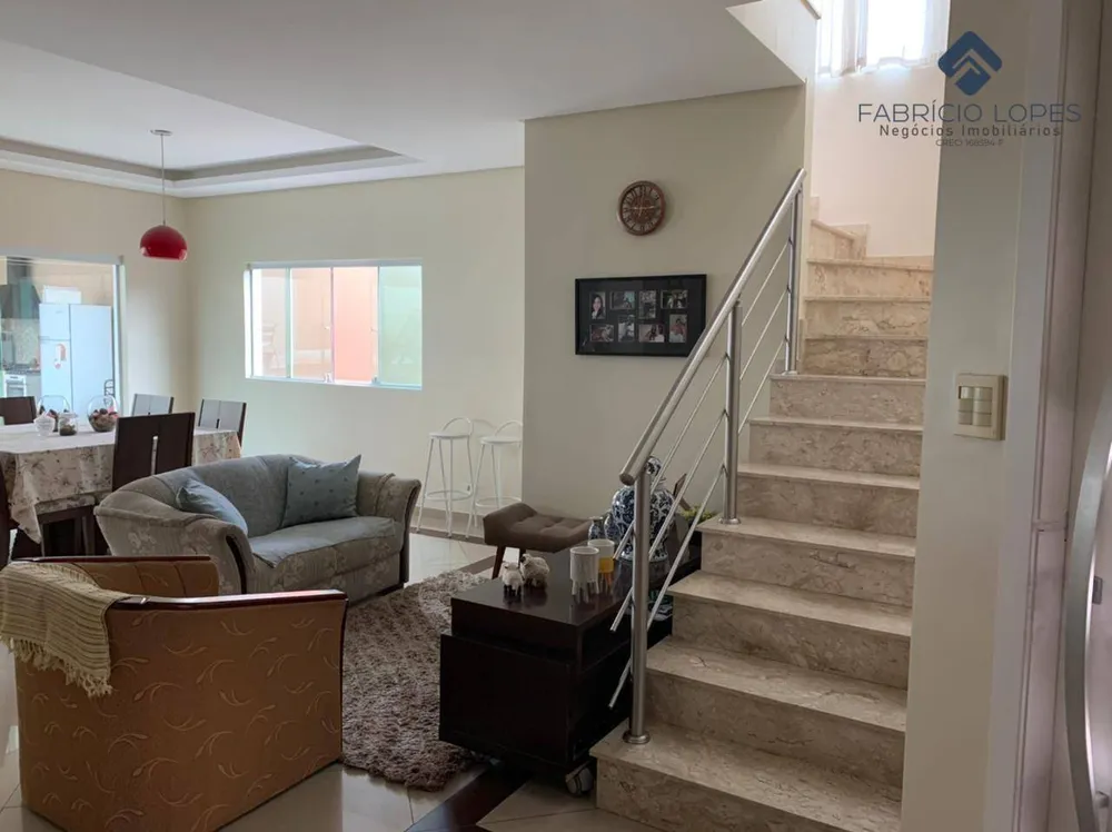 Casa, 3 quartos, 223 m² - Foto 2