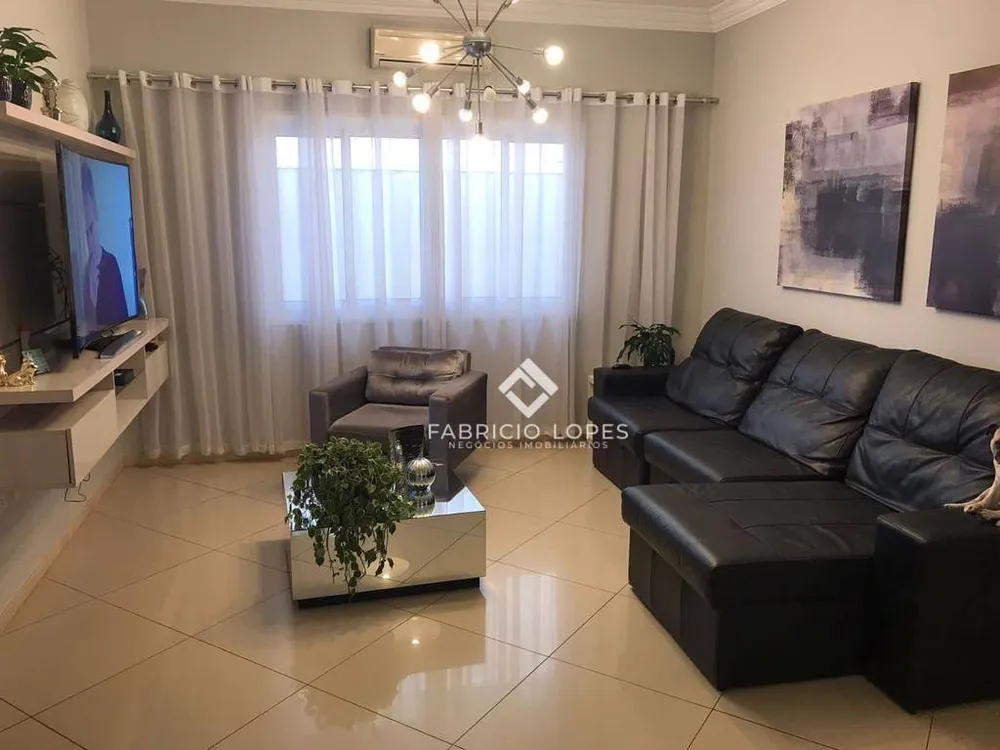 Casa, 3 quartos, 230 m² - Foto 3