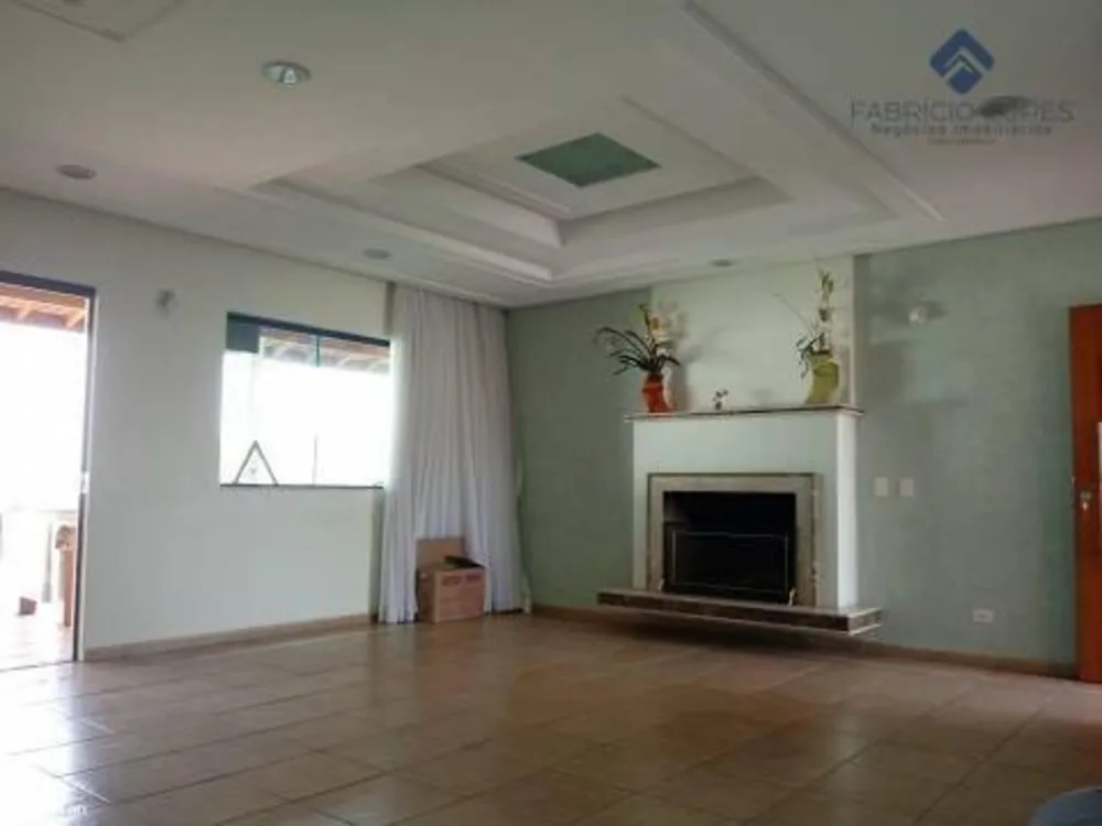 Casa, 3 quartos, 303 m² - Foto 1