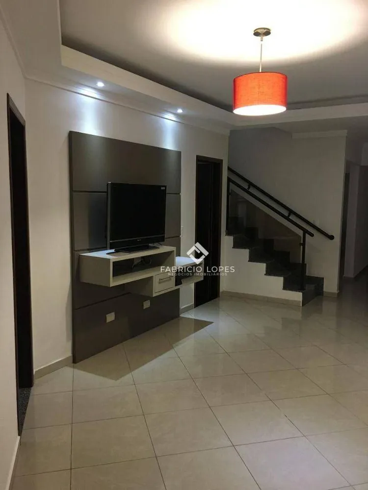 Casa, 3 quartos, 220 m² - Foto 1