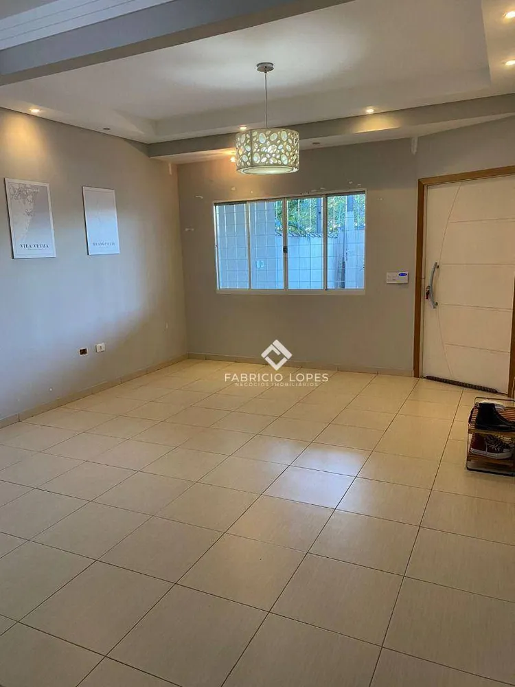 Casa, 4 quartos, 222 m² - Foto 1