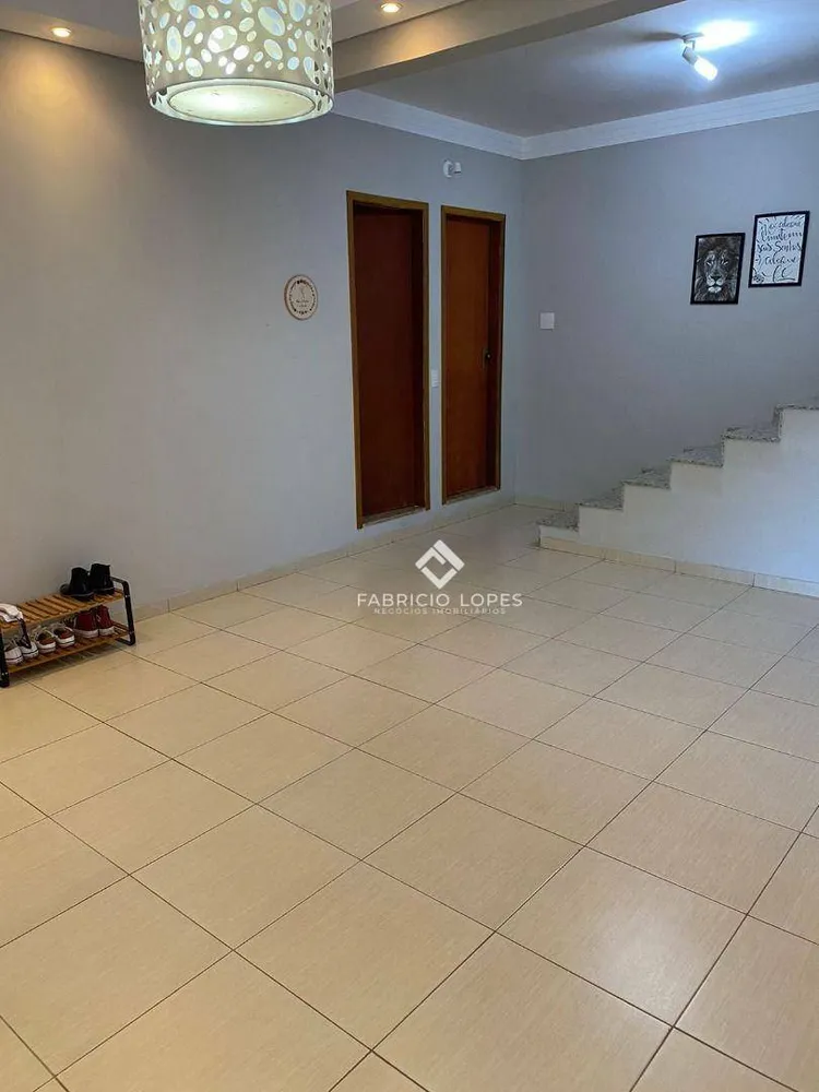 Casa, 4 quartos, 222 m² - Foto 4