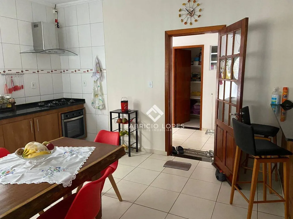 Casa, 3 quartos, 131 m² - Foto 2