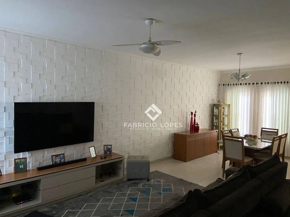 Casa, 3 quartos, 131 m² - Foto 1