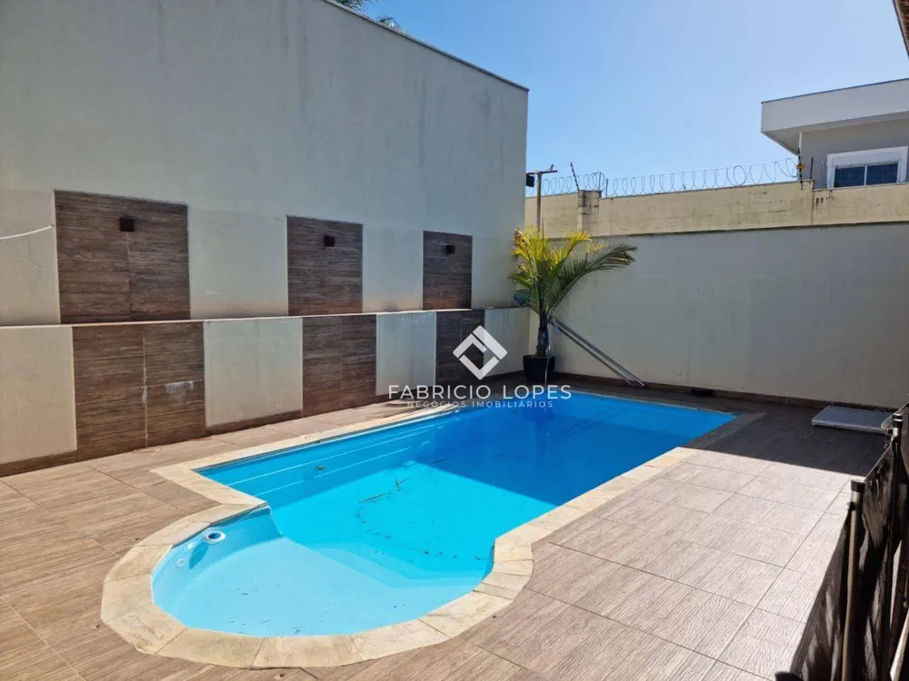 Casa, 4 quartos, 200 m² - Foto 1