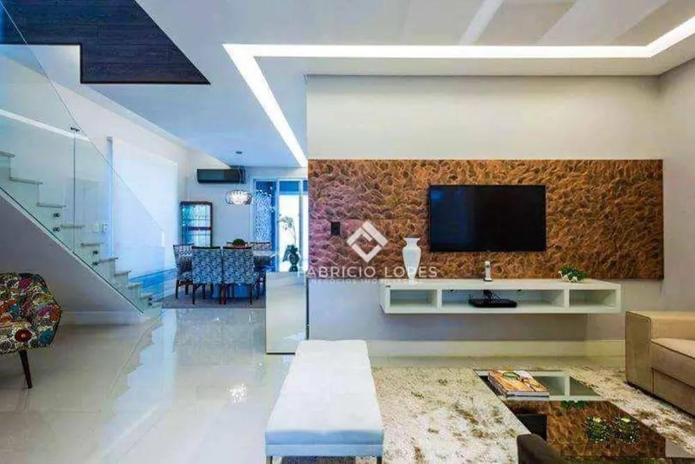 Casa, 3 quartos, 243 m² - Foto 1