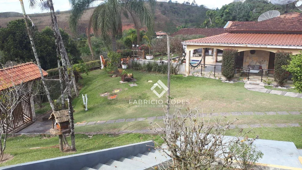 Chácara, 3 quartos, 1470 m² - Foto 1