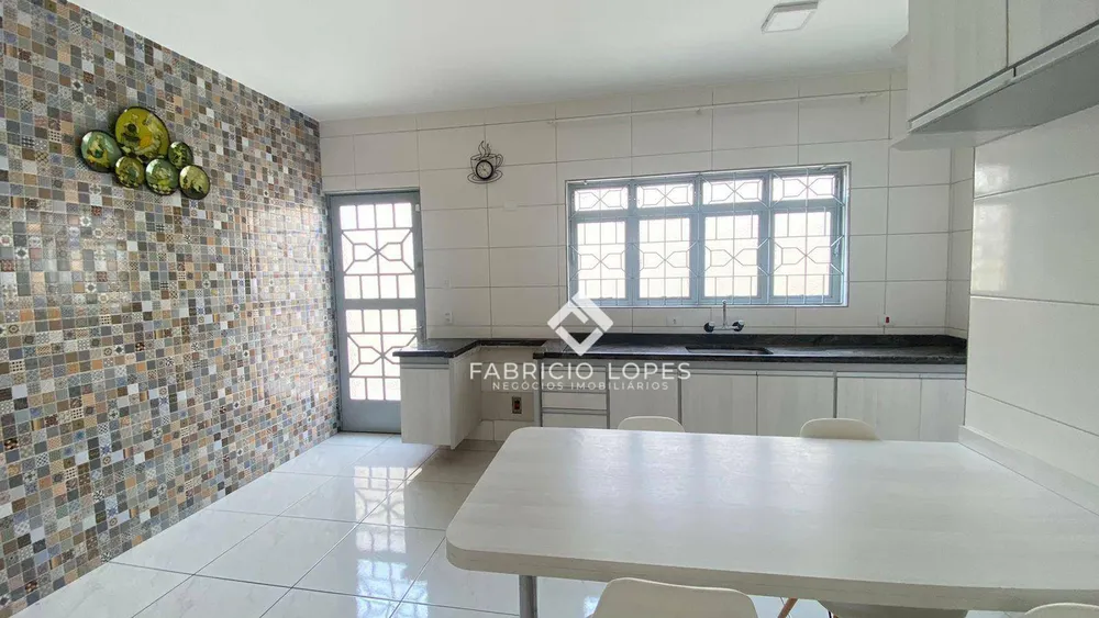Casa, 3 quartos, 179 m² - Foto 4