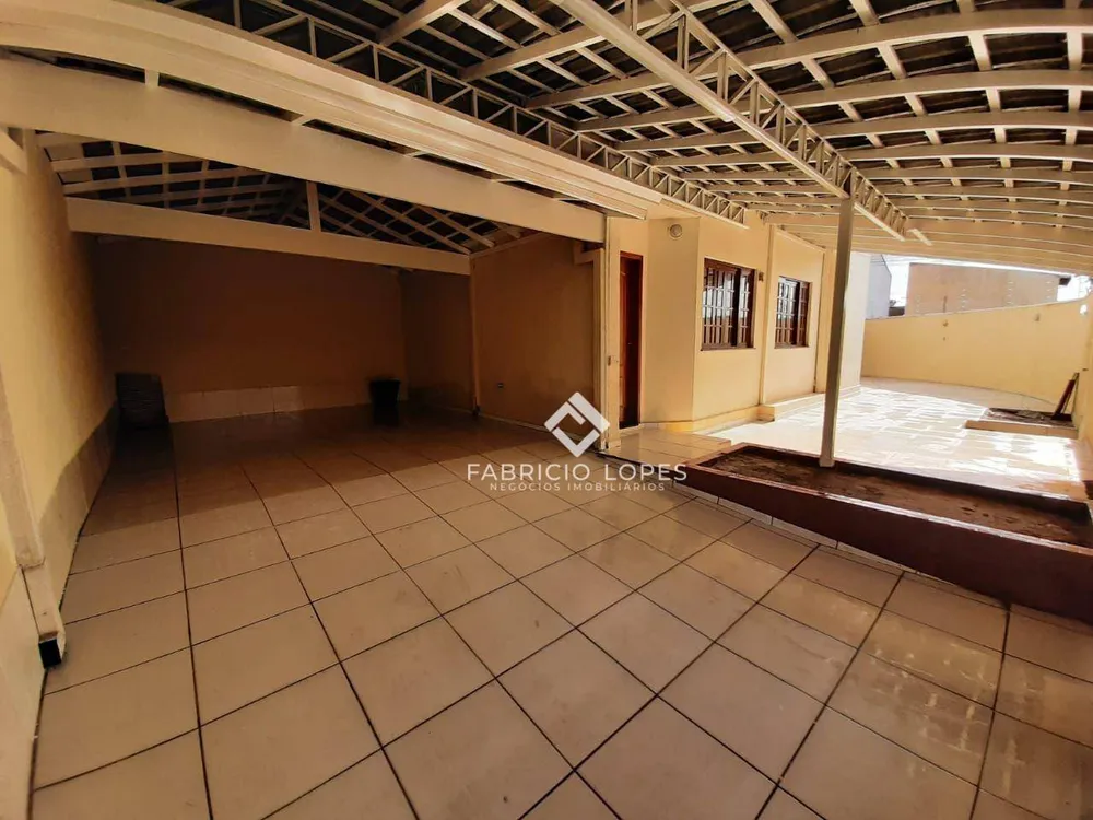 Casa, 2 quartos, 180 m² - Foto 1