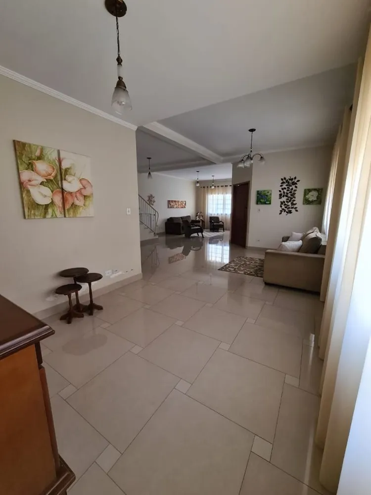 Casa, 4 quartos, 223 m² - Foto 1