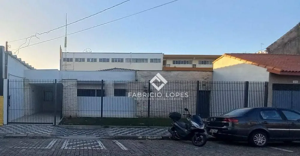 Casa, 4 quartos, 324 m² - Foto 1