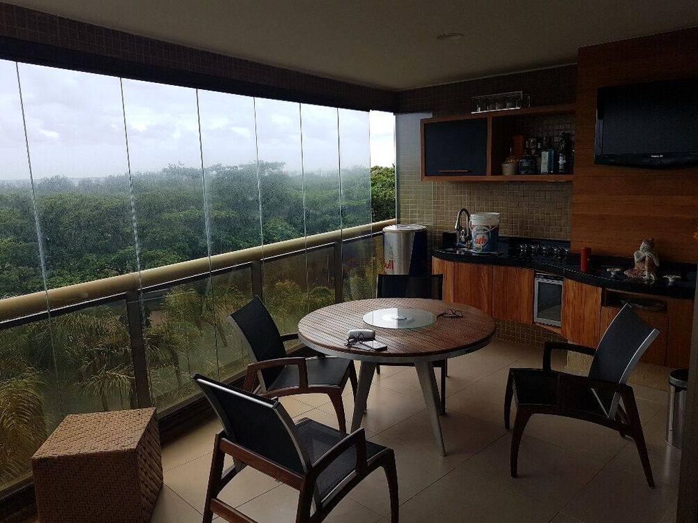 Apartamento para alugar com 3 quartos, 261m² - Foto 1